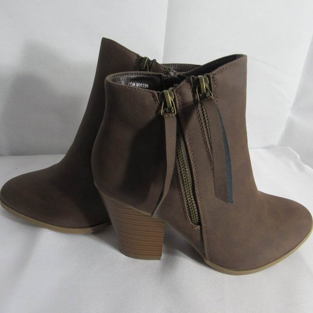 NEW BROWN VEGAN SUEDE BOOTS Sz 8  ZIPPER DETAILS STACK HEEL